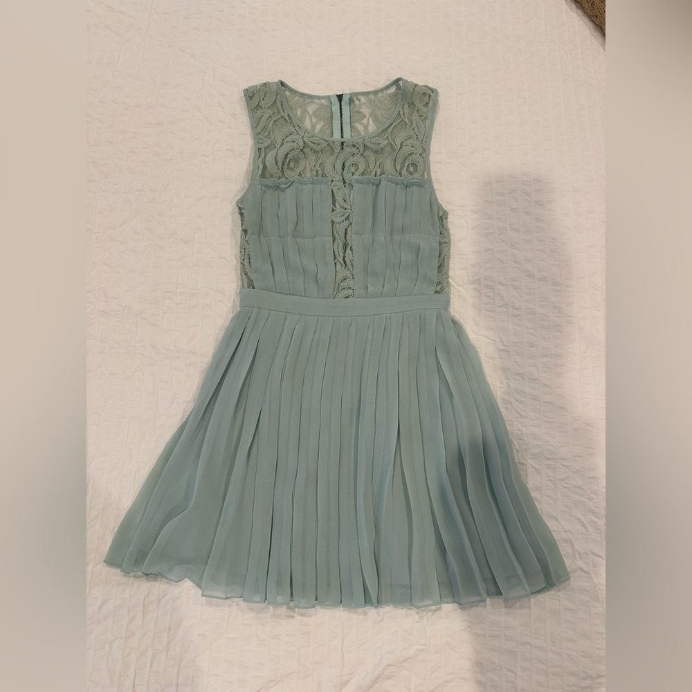 BCBG Mint Color dress size 4 Small